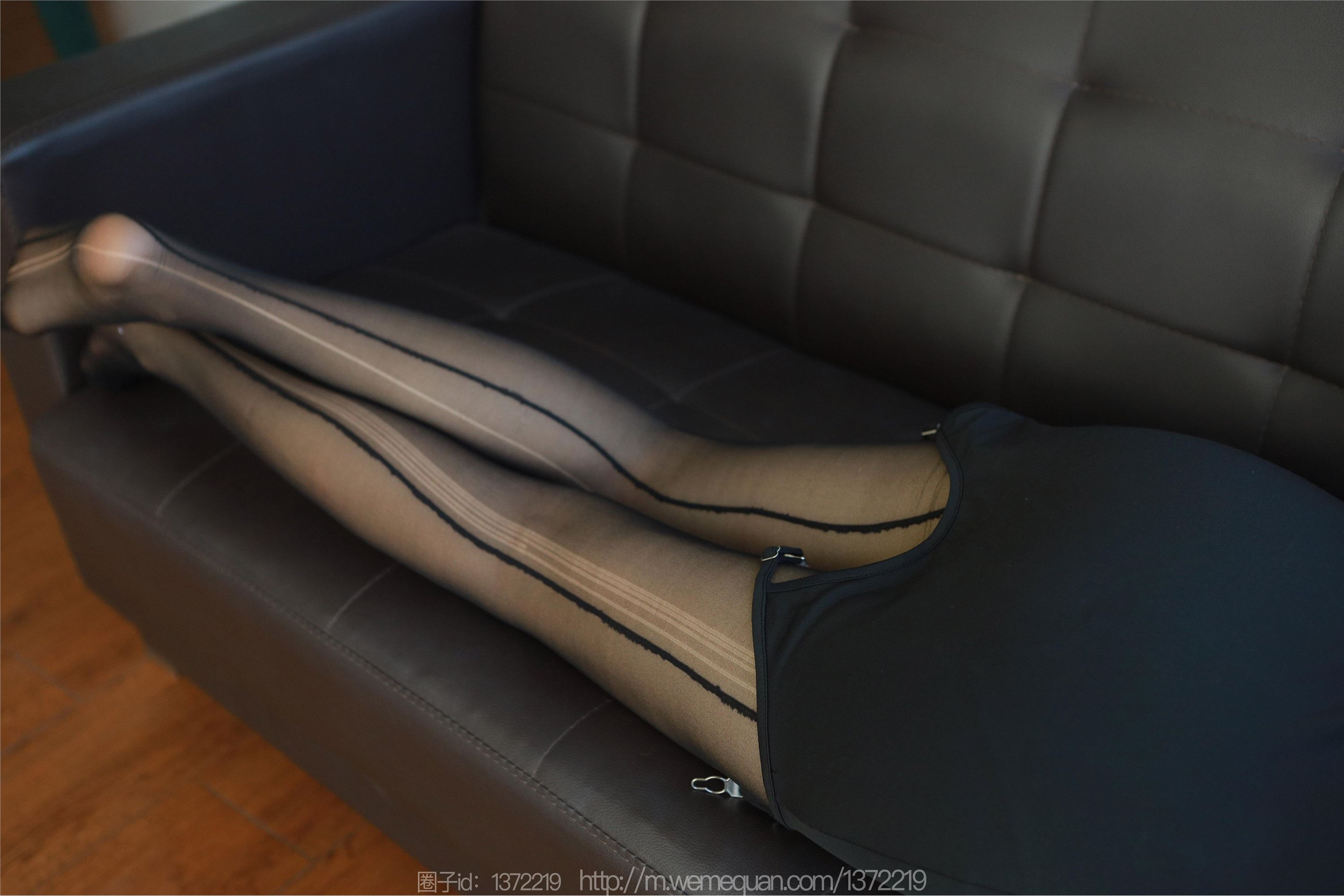 IESS异思趣向  2023.08.17 丝享家 1509 美子《性感翡翠绿》